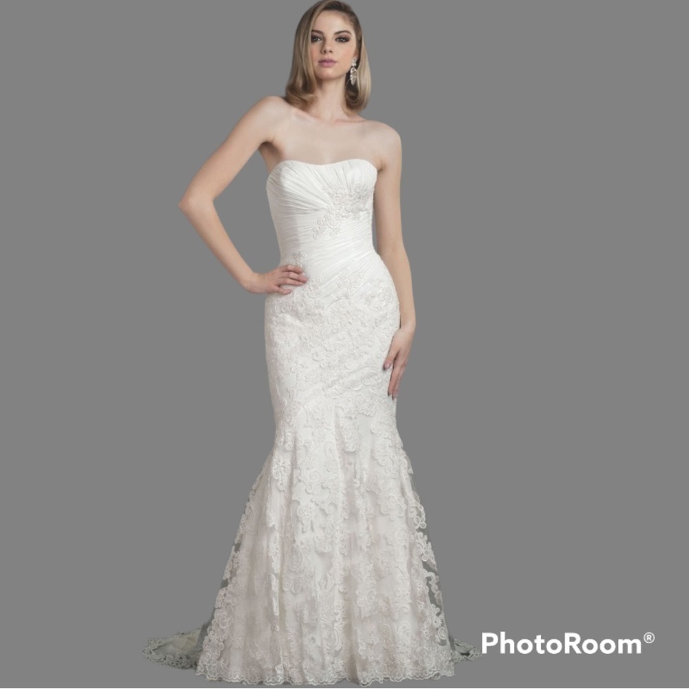 BLUE BY ENZOANI Casablanca Lace White Mermaid Shape Wedding Dress Size US 2